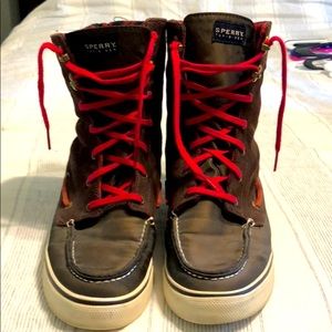 Sperry brown and red boot